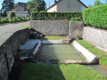 Biches-lavoir 1 dans le bourg