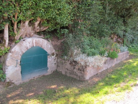 Dun sur Grandry-lavoir 4 dans hameau Grandry