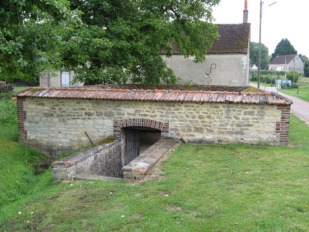 Vergigny-lavoir 2 dans hameau Bouilly