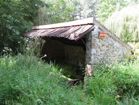 Jouars Pontchartrain-lavoir 2 dans hameau La Dauberie