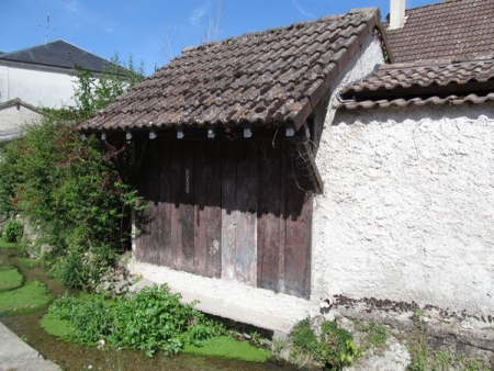 Septeuil-lavoir 1 dans le bourg
