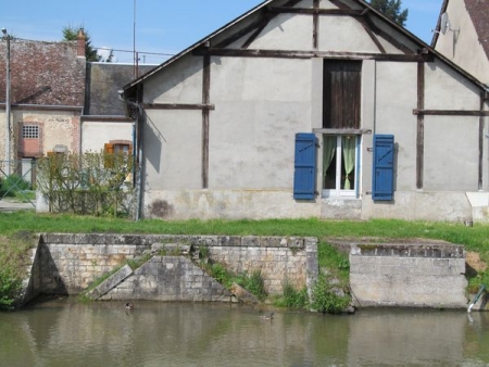 Chatillon Coligny-lavoir 8