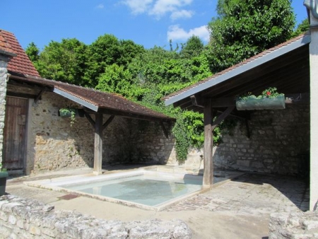 Guerville-lavoir 1 dans le bourg