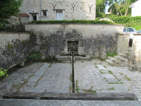 Jambville-lavoir 1 dans le bourg