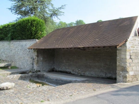 Jambville-lavoir 2 dans hameau Les Noquets