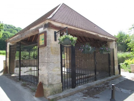 Mézières sur Seine-lavoir 3