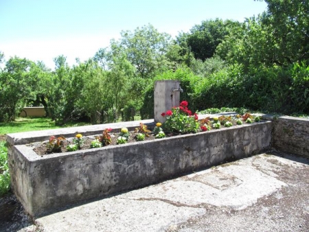 Saint Cyr Montmalin-lavoir 1 dans hameau Montmalin