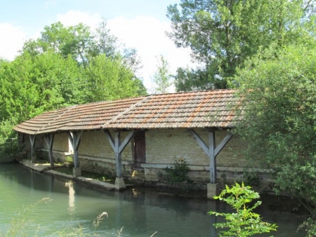 Saint Seine sur Vingeanne-lavoir 1