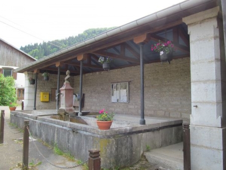 Montancy-lavoir dans hameau Bremoncourt