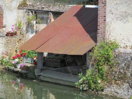 Maillebois-lavoir 2 dans le bourg