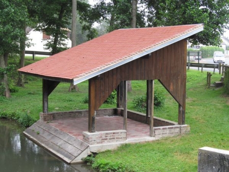 Agnetz-lavoir dans hameau Ramecourt