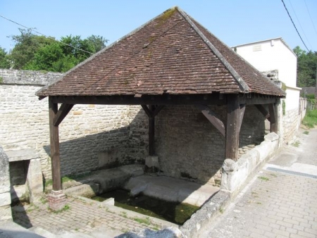 Bury-lavoir 1 dans le bourg