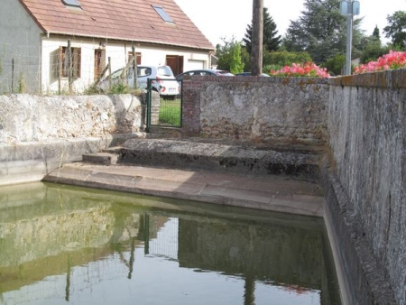 Saint Laurent la Gâtine-lavoir dans hameau Boissy