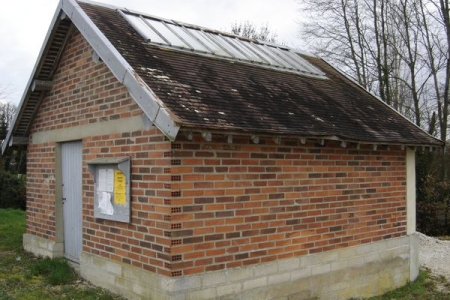 Saint Phal-lavoir 2 dans hameau Pont aux Verriers