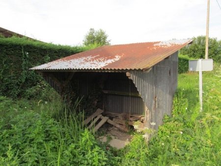 Saint Rémy la Varenne-lavoir 2 dans hameau Chauvigné