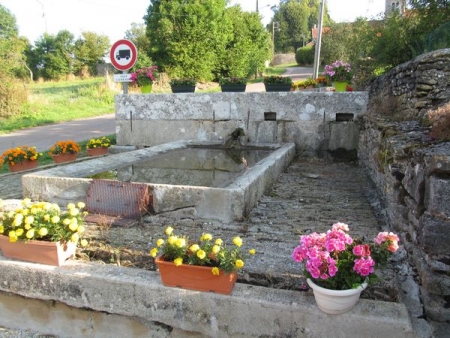 Poiseul la Ville et Laperrière-lavoir 1 dans le bourg