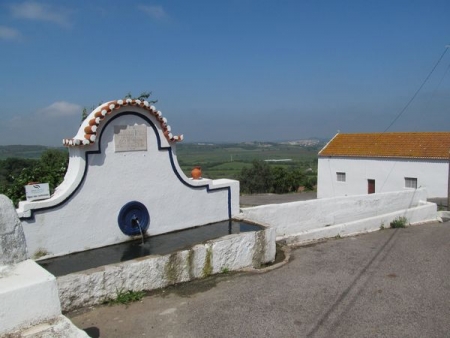 Almargem do Bispo-lavoir 2