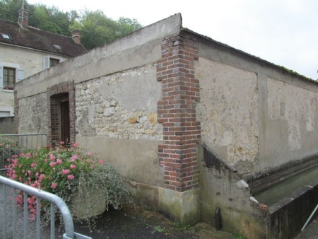 Venoy-lavoir 2 dans hameau Montallery