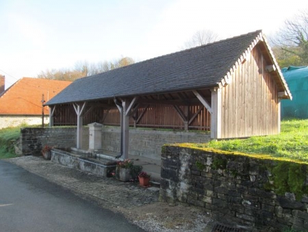 Saint Thiébaud-lavoir 1