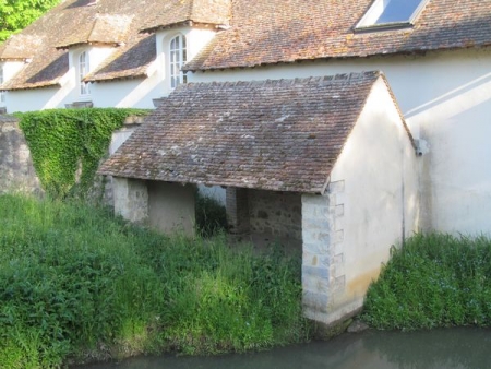 Thoury Férottes-lavoir 5 dans le hameau Les Marais