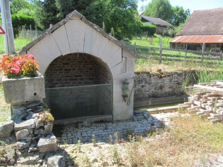Bersaillin-lavoir 2 dans le hameau Le Viseney