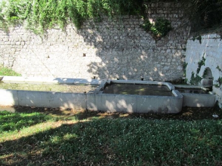Dôle-lavoir 2 dans le hameau Arans