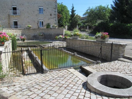 Dôle-lavoir 3 dans le hameau Goux