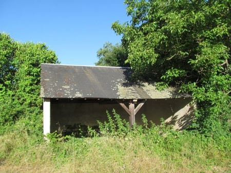 Saint Benin des Bois-lavoir 3 dans hameau Le Grand Leuzat