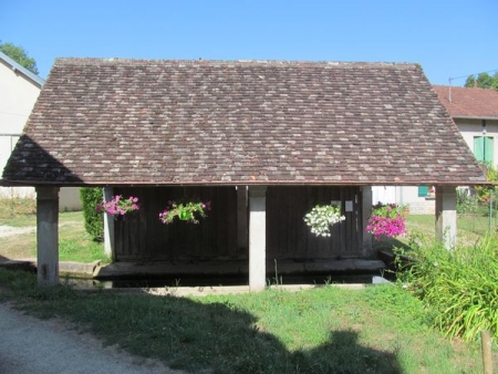 Bucey les Gy-lavoir 1 dans le bourg