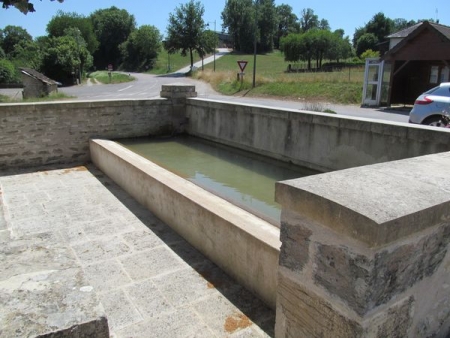 Sorans les Breurey-lavoir 3 dans le hameau  Breurey