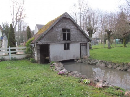 Soucy-lavoir 2 dans hameau Jouancy