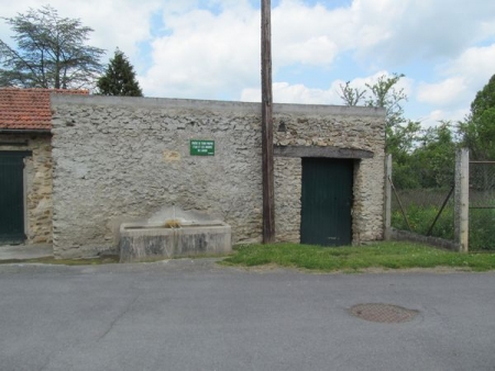 Courtemont Varennes-lavoir 3 dans le hameau Varennesu