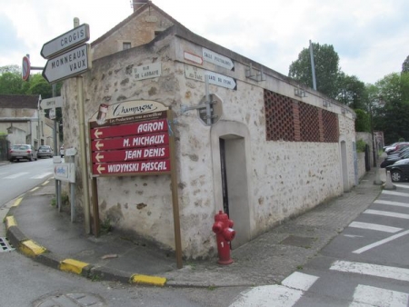 Essomes sur Marne-lavoir 2 dans le bourg