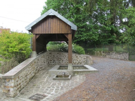 Essomes sur Marne-lavoir 3 dans le hameau Bascon