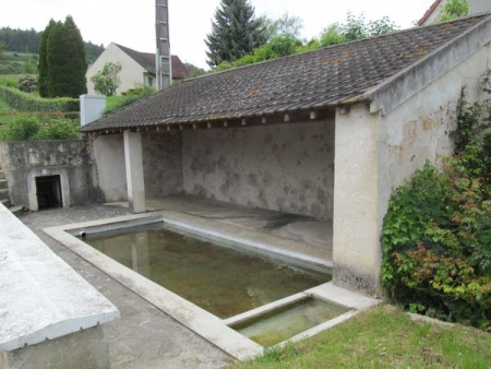 Essomes sur Marne-lavoir 10 dans le hameau Rouvroy.
