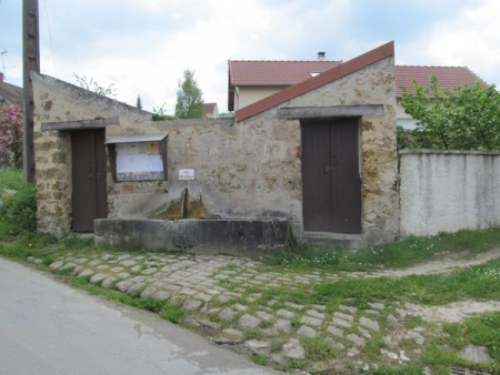 Reuilly Sauvigny-lavoir 3 dans le hameau Sauvigny