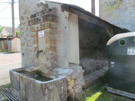 Reuilly Sauvigny-lavoir 1 dans le bourg