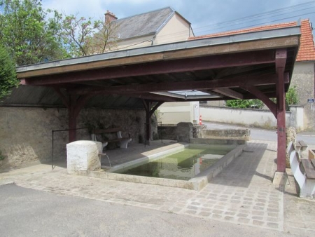 Trelou sur Marne-lavoir 3 dans le hameau Courcelles