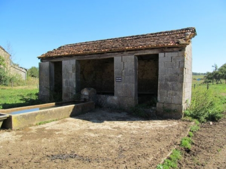 Hagneville et Roncourt-lavoir du hameau Roncourt