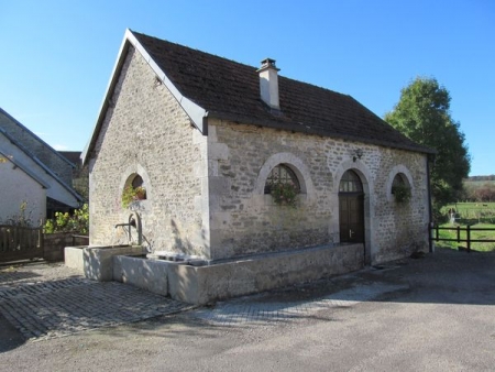 Aujeurres-lavoir 1