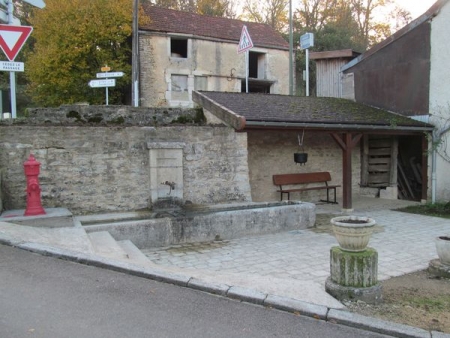 Bay sur Aube-lavoir 2