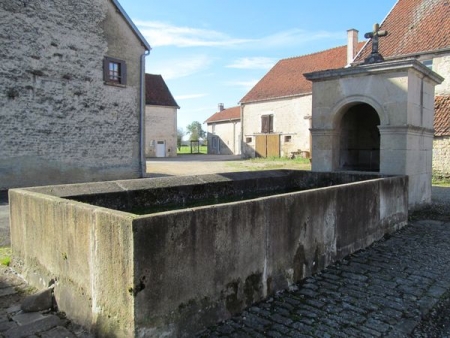 Courcelles en Montagne-lavoir 2