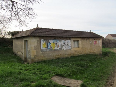 Breugnon-lavoir 3 dans le hameau Latrault