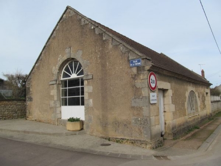 Corvol l'Orgueilleux-lavoir 1 dans le bourg
