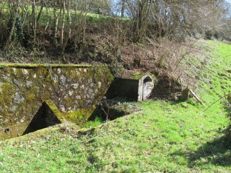 Montigny en Morvan-lavoir du hameau Vaux