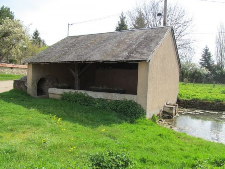 Achun-lavoir 3 dans le hameau Fusilly