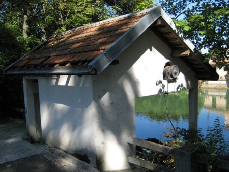 Saint Julien les Villas-lavoir 2