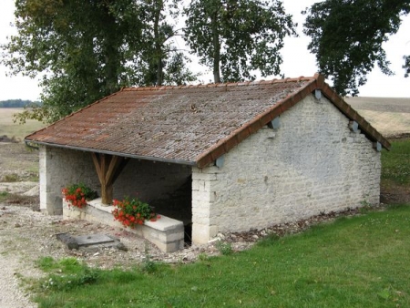 Colombey les Deux Eglises-lavoir 8 dans hameau Lavilleneuve aux Fresnes
