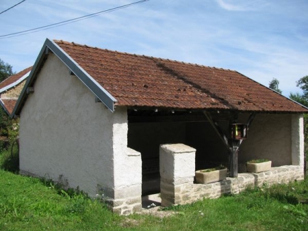 Créancey-lavoir 1 dans hameau Panthier