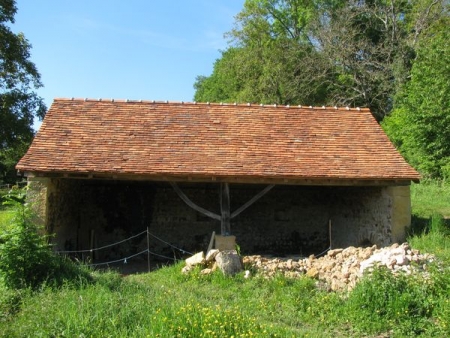 Saint Julien de Jonzy-lavoir 2 dans hameau Fontenaille